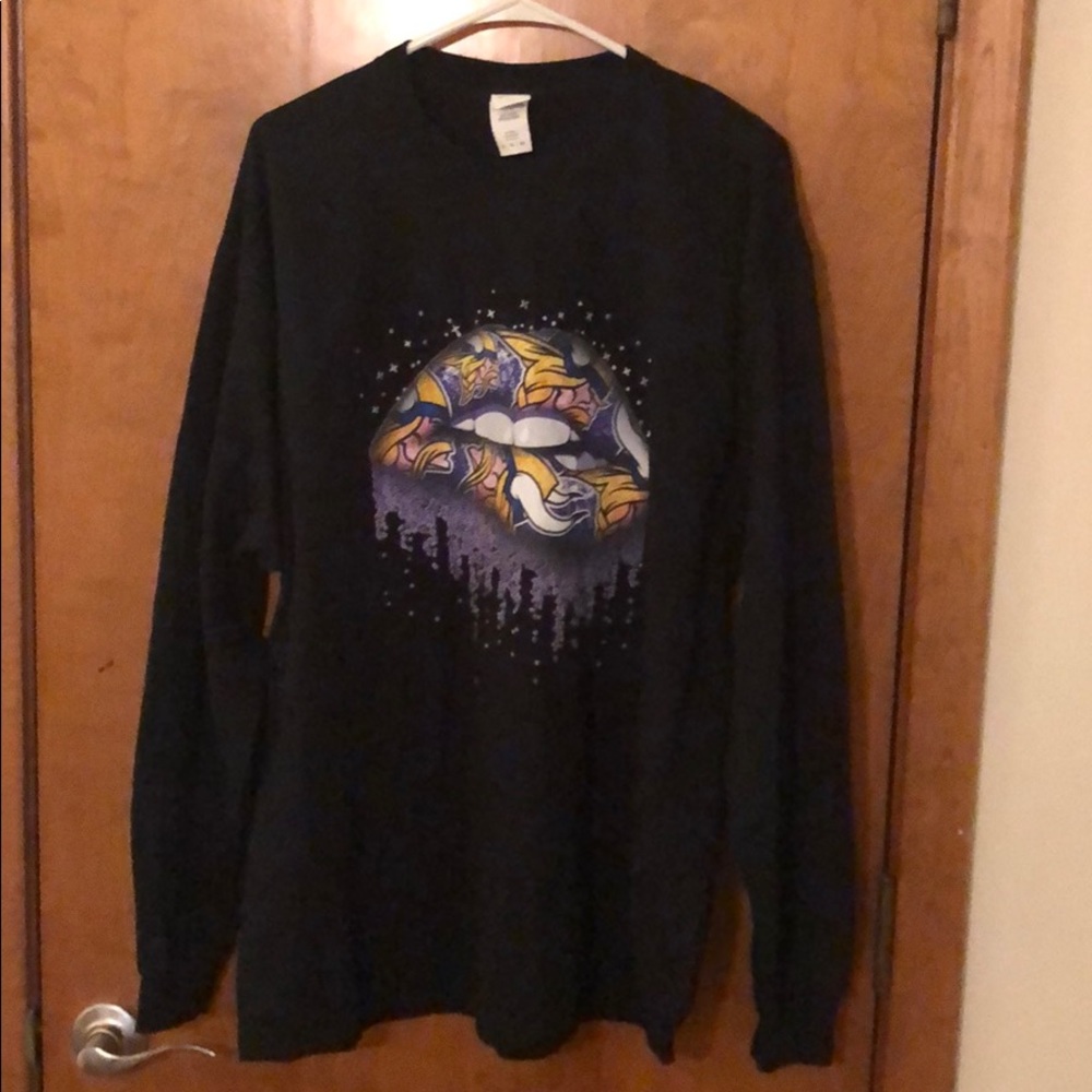 Vikings black long sleeve t-shirt